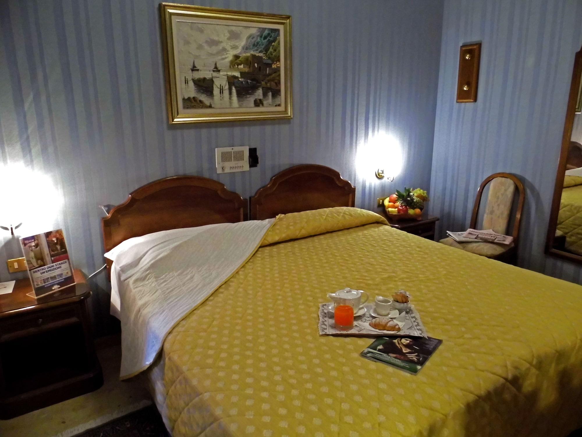 ホテル アックルシオ ミラノ エクステリア 写真